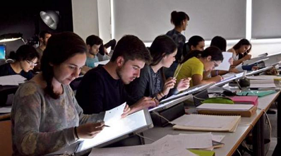 ¿Está afectando el internet a los estudiantes universitarios?